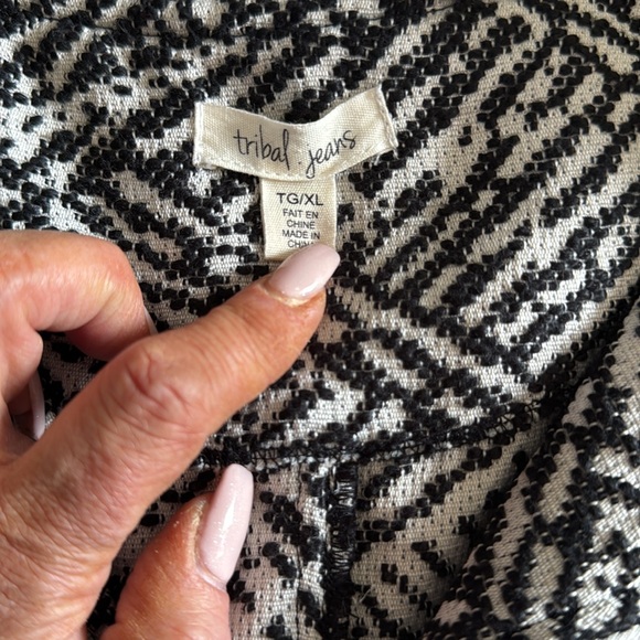 Tribal Black and White Patterned Jacket - Picture 6 of 9